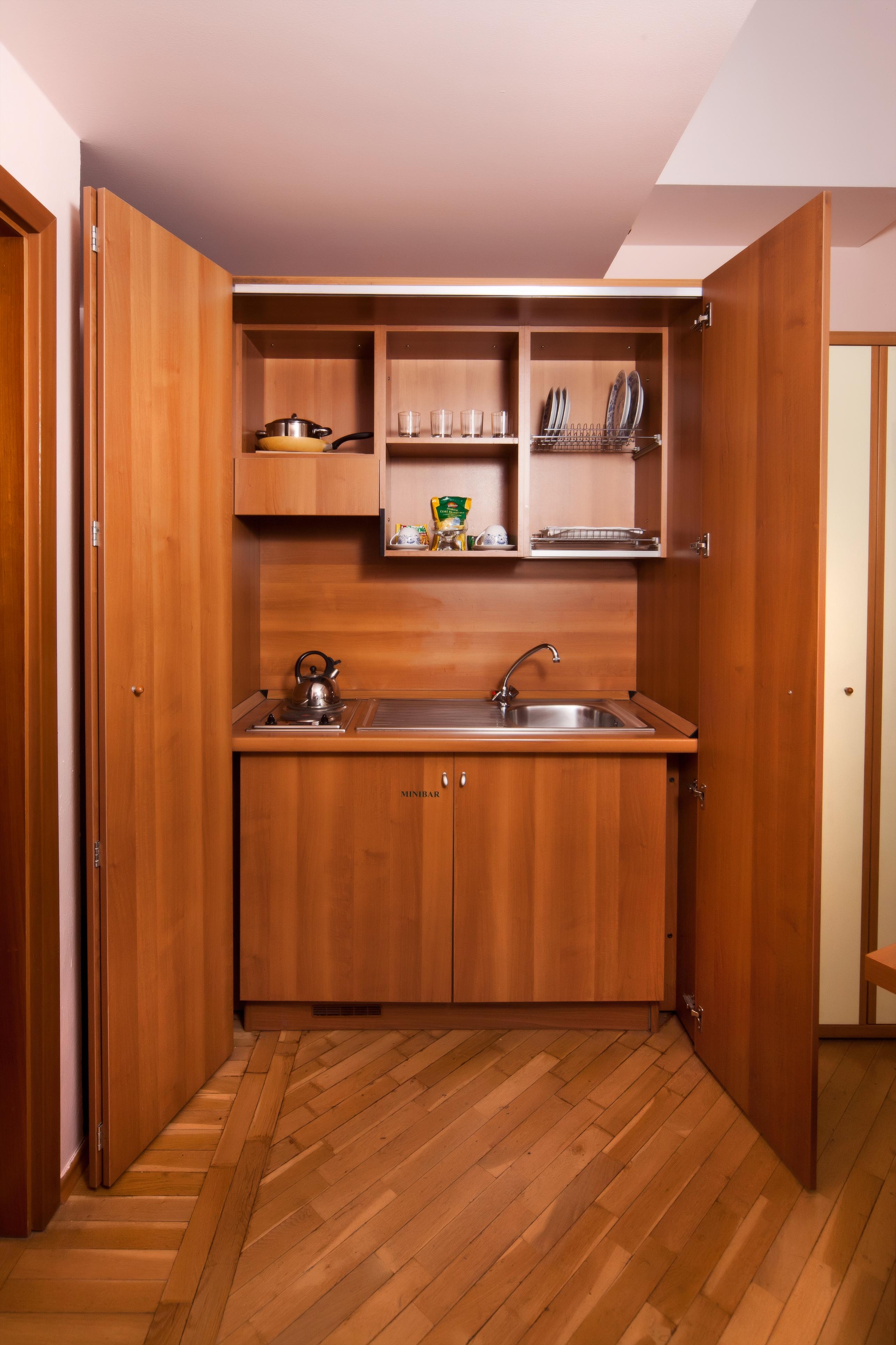 Select Prag