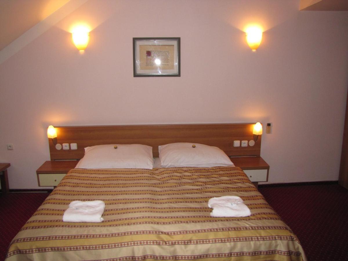 Select Otel 3*