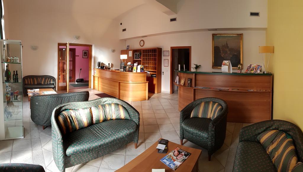 Otel Select 3*