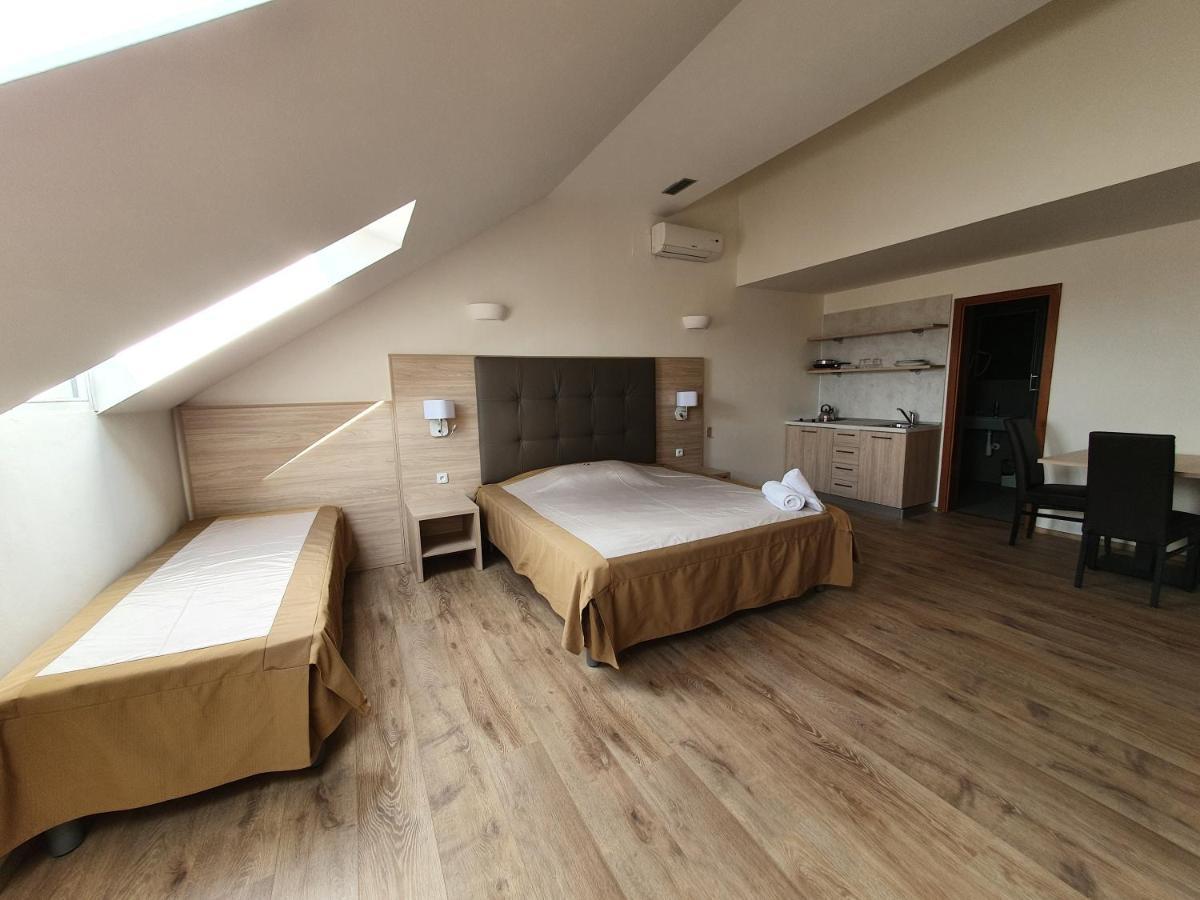 Otel Select 3*