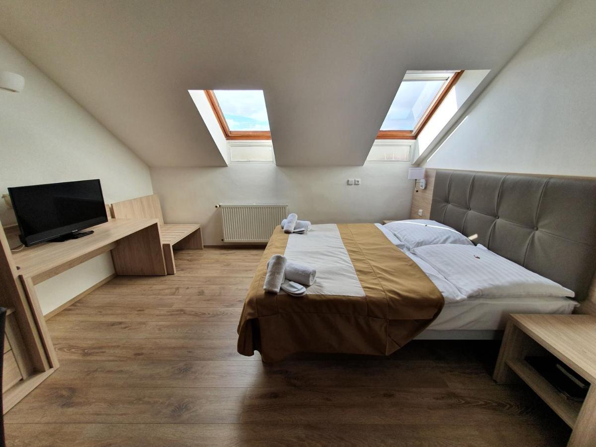 Select Otel 3*